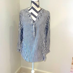 Old navy women’s blouse. Size large